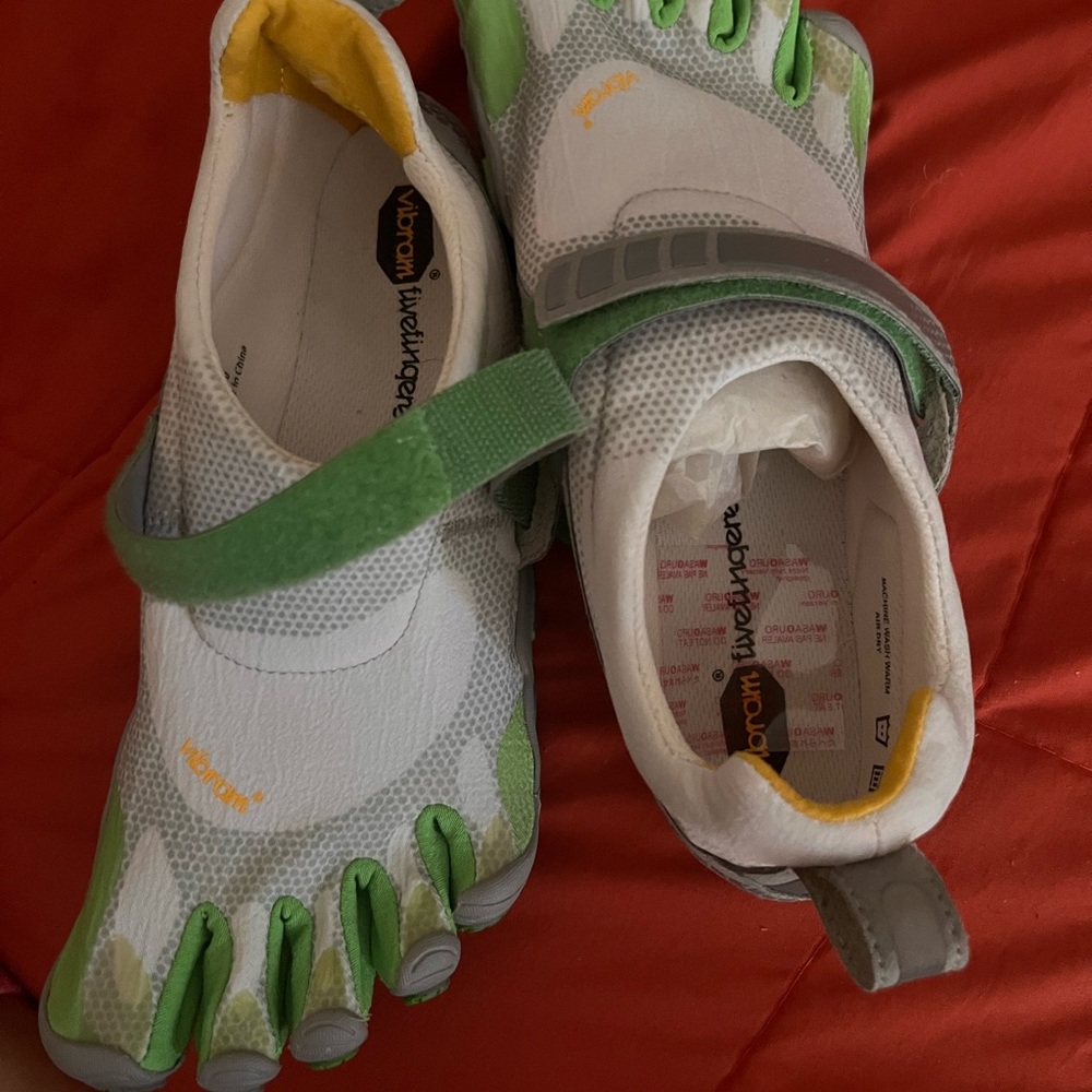 Vibram Size 40 (9) Gray Green white